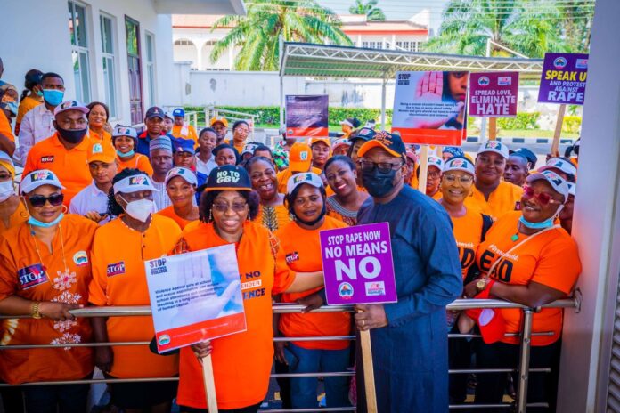 PHOTO-2021-12-10-18-19-03