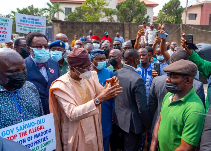 Gov sanwo-olu in Magodo