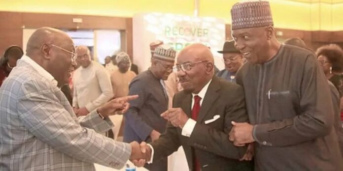 Atiku meets Dangote, Ovia, other private sector leaders Atiku