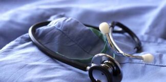 Doctor walked out of operation for sex with nurse – Report above