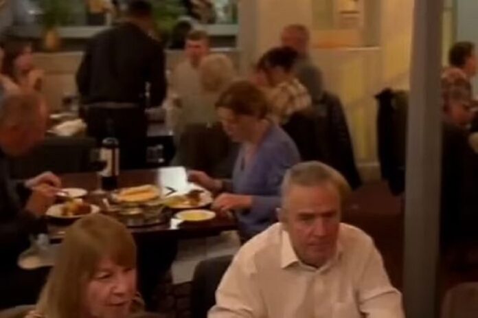 woman claims to spot her dead husband at Indian restaurant woman