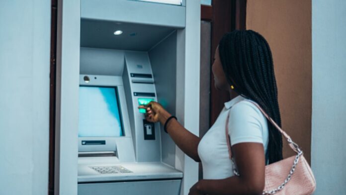 ATM dispense bank, Customers