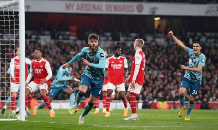 Arsenal salvage point against Saints