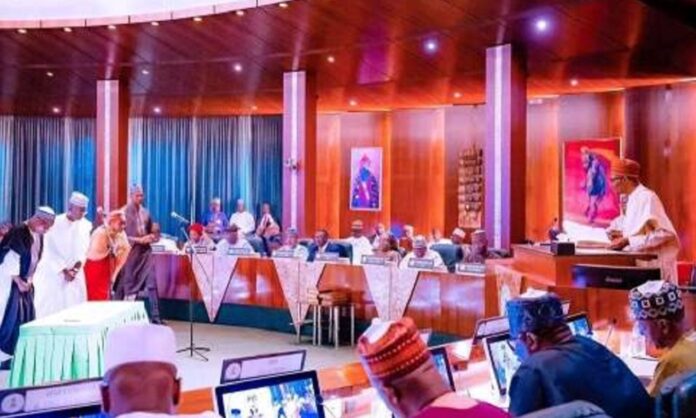 Buhari swears-in seven RMAFC Federal Commissioners