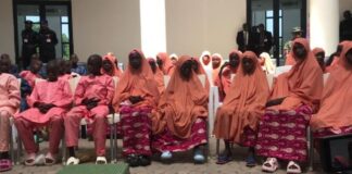 Released Kuriga schoolchildren arrive Kaduna government house