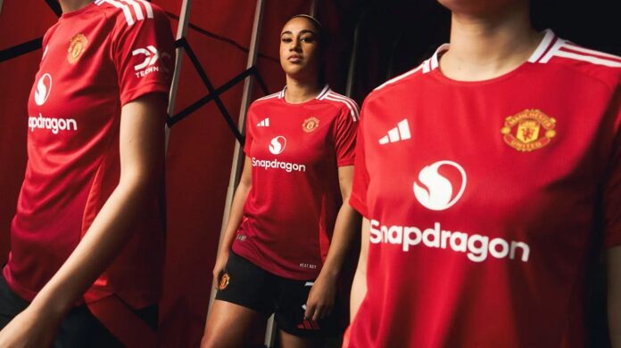 Manchester United unveil new home kit