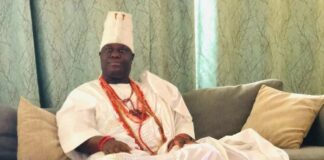 Ooni joins Ejigbo LCDA to commission roads