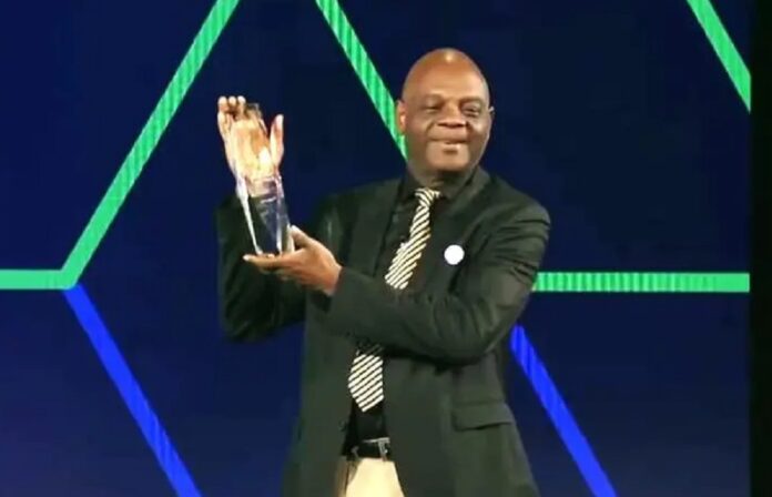 Echono as he receives