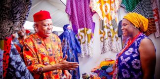 Again, FG doles out N150,000 grant each to business owners