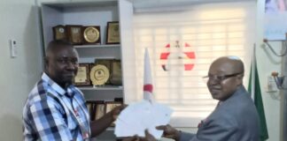 EFCC fulfills mandate, hands over N100m recovered funds to Federal Ministry in Uyo