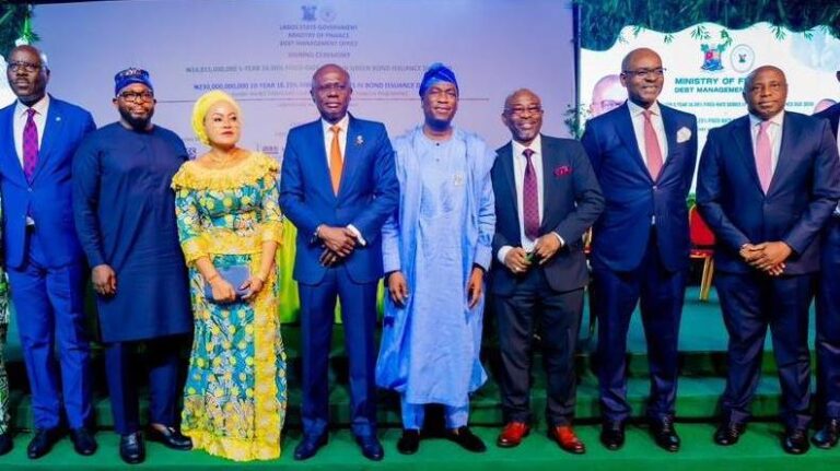 PHOTOS: GOV. SANWO-OLU AT THE OFFICIAL SIGNING CEREMONY OF LASG BOND TRANSACTION DOCUMENT AT THE FEDERAL PALACE HOTEL, V.I, ON THURSDAY, 20TH NOVEMBER 2025