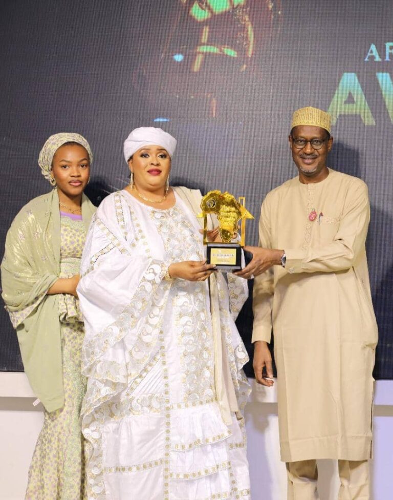 PHOTO NEWS:Group confers Outstanding Women Real Estate Award 2025 on Dr Umma